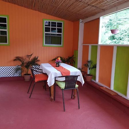 Salz Cozy Inn Roseau Exterior foto
