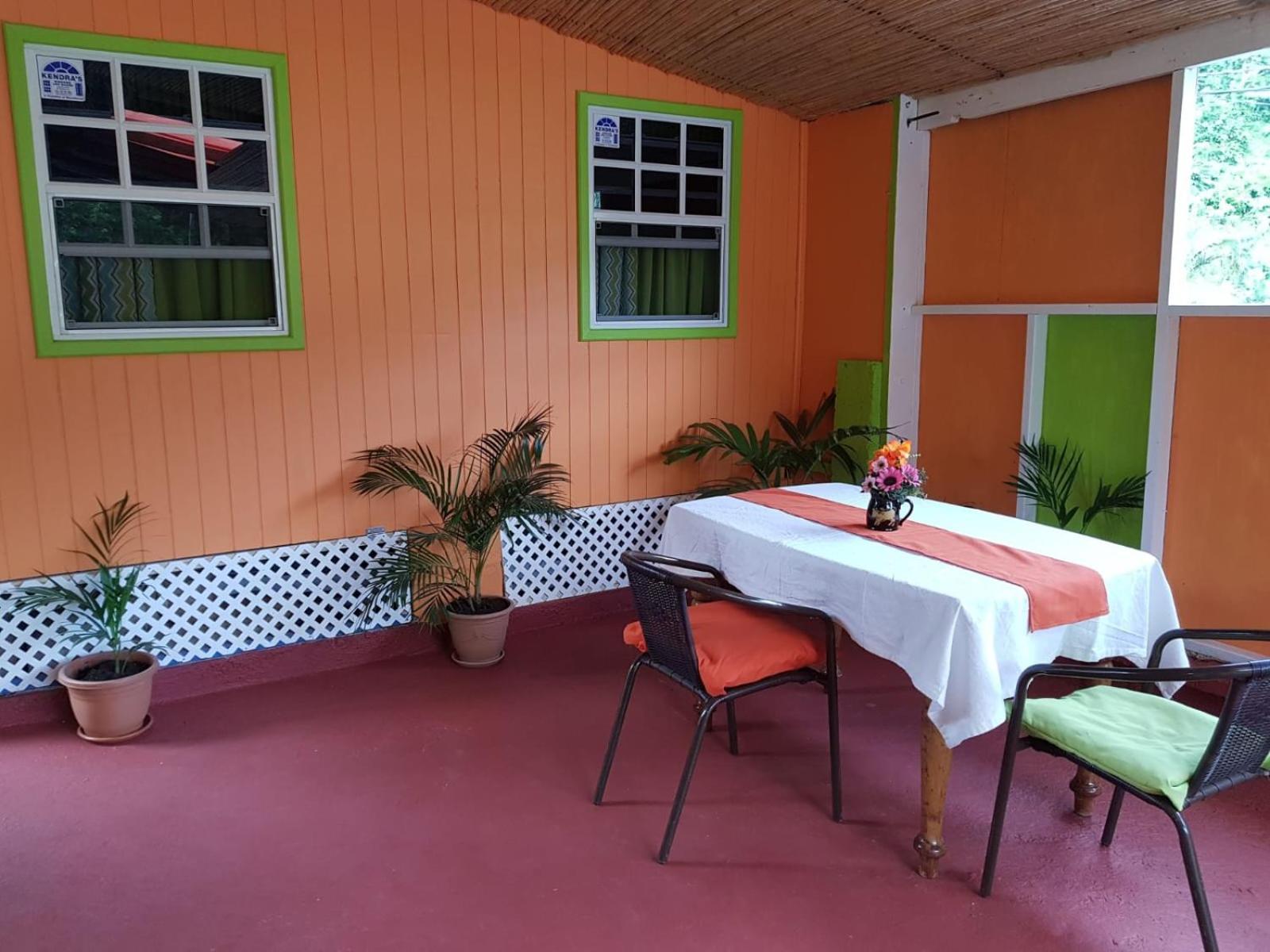Salz Cozy Inn Roseau Exterior foto